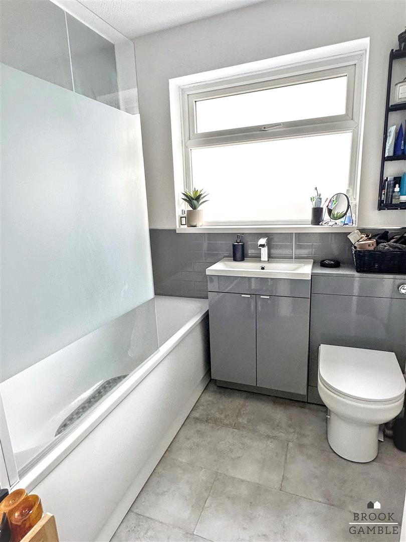 3 Bedroom House. Maywood Avenue in Eastbourne,  16